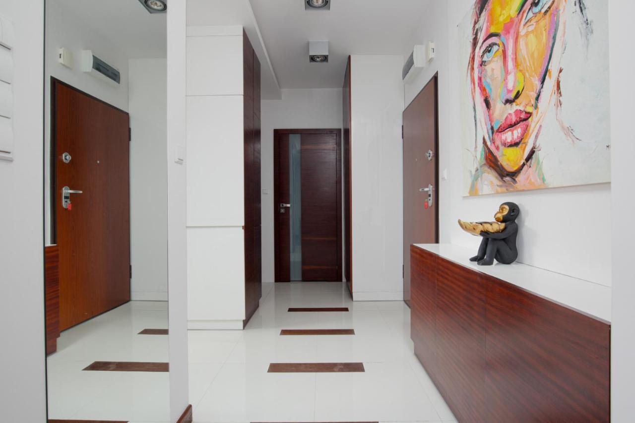 Spacious Suite With A Hammock And Terrace By Renters Prestige Varsóvia Exterior foto